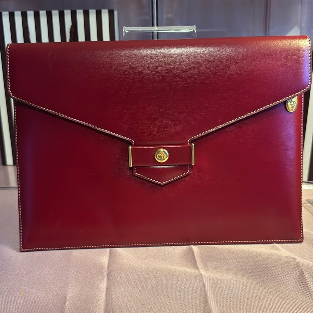Authentic Dior .- Christian Dior logo, red leather clutch bag
